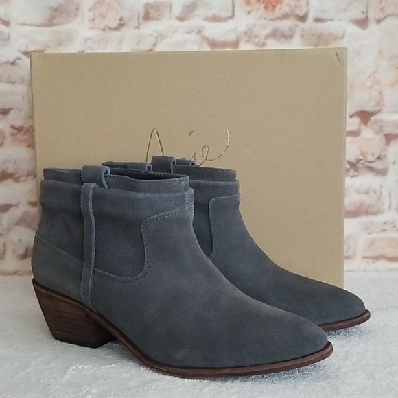 New Joie Ajax Leather Bootie - Picture 1 of 9